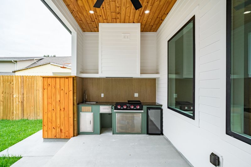 an outdoor kitchen